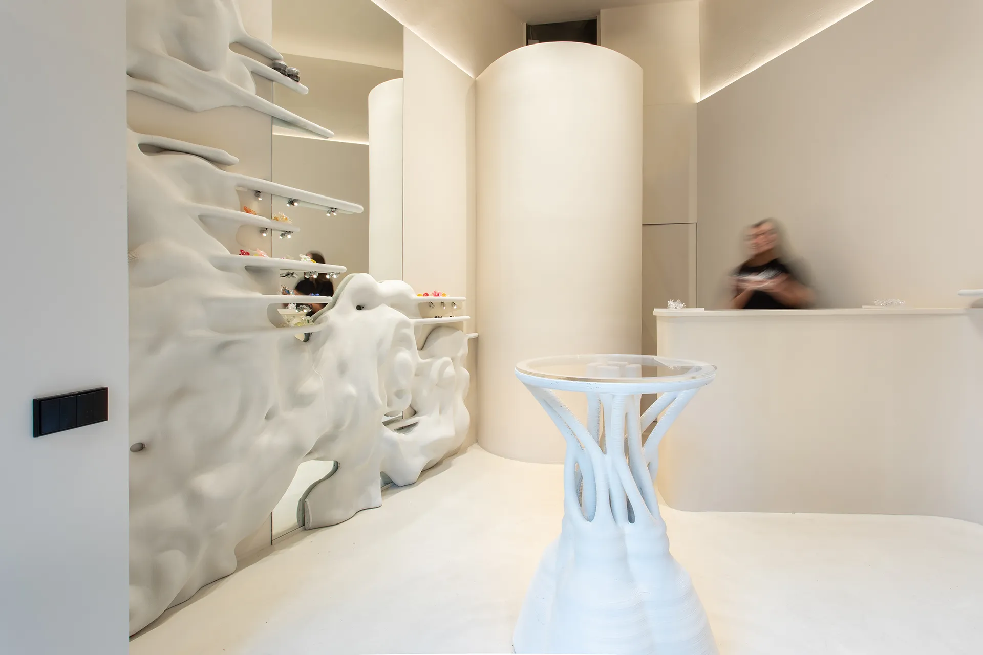 LA MANSO RETAIL SPACE