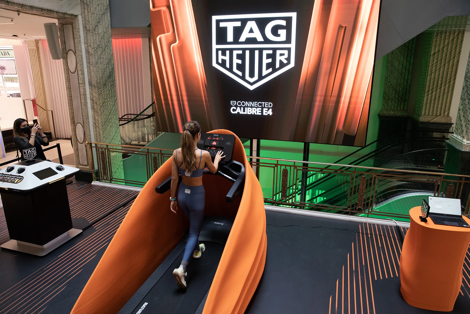 TAG HEUER — INSTALLATION