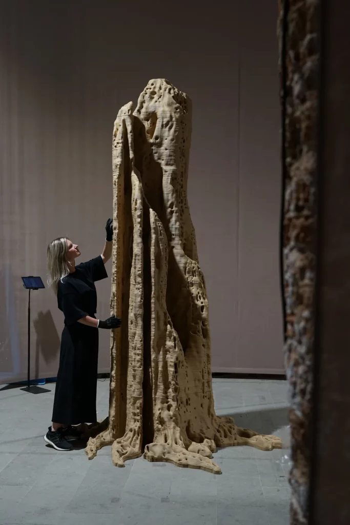 ARBOR.Pilae installation at the Architecture Venice Biennial, 2025. Photo © Korbinian Enzinger.
